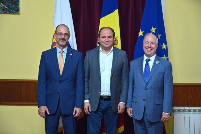 Întrevederea Primarului General cu E.S. Ambasadorul SUA la Chișinău și Directorul USAID Moldova
