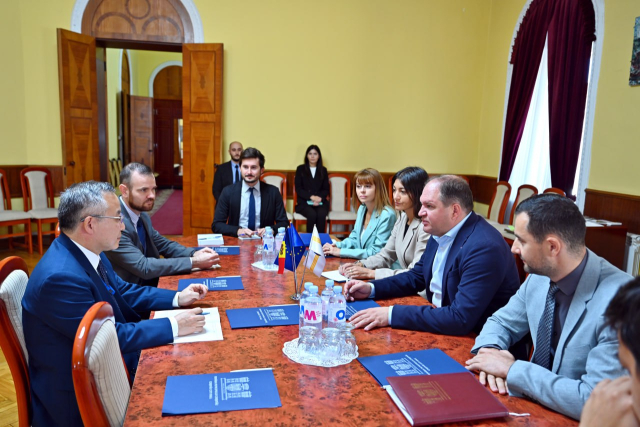  Генеральный примар Ион Чебан встретился с Его Превосходительством Послом Японии в Республике Молдова