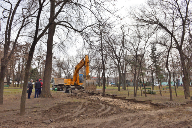 The green areas of the capital continue to be set up: work has begun on the rehabilitation of the square in Bucuriei Street