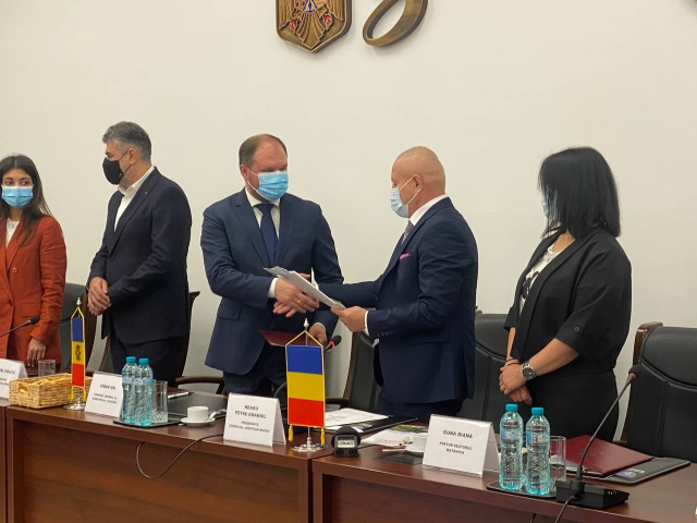 Stabilirea relațiilor de cooperare dintre Municipiul Chișinău și Județul Buzău  