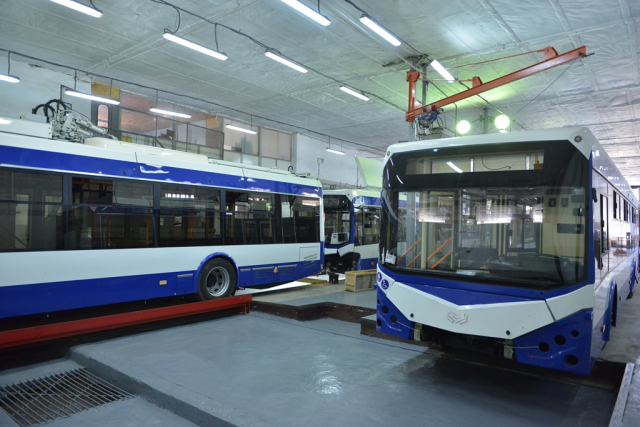 Партия из 5 новых троллейбусов, с автономным следованием, собрана в RTE Кишинэу

