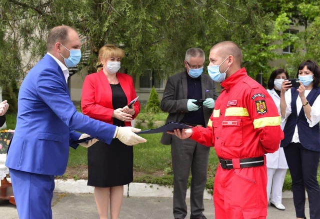 The municipality awarded diplomas of gratitude to Romanian doctors, who worked at the "Sfantul Arhanghel Mihail" hospital

