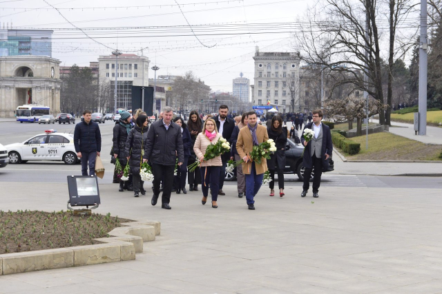 The capital's administration paid tribute to the participants in the struggles to defend the integrity and independence of the Republic of Moldova

