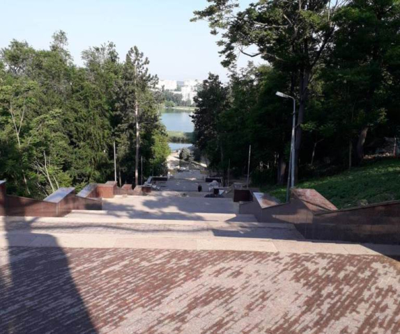 Завершение работ по реконструкции Гранитных лестниц в Парке «Валя Морилор» 