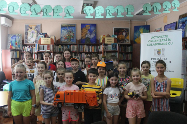 150 de copii au fost instruiți în săptămâna curentă despre sortarea și reciclarea deșeurilor la bibliotecile din Chișinău, în cadrul taberei de vară „Provocarea verii”  