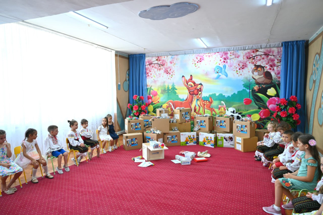 Наборы LEGO и Duplo для 200 дошкольников из детского сада Viorel și Viorica в Будештах