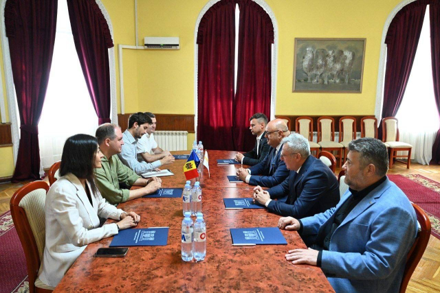 Delegații ale orașelor din străinătate în vizită la Primăria Chișinău