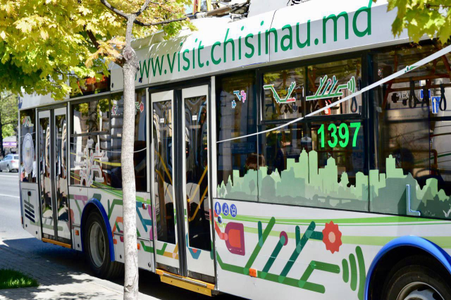 Troleibuzul turistic Chișinău Sightseeing revine la programul inițial, cu un traseu actualizat