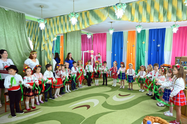 Primăria Chișinău, în parteneriat cu UNICEF Moldova, a oferit mai multe seturi de jucării cognitive LEGO și Duplo copiilor de la Grădinița nr. 190 din Vadul lui Vodă