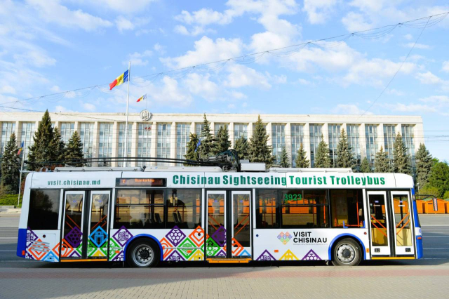  Запуск туристического маршрута №2 туристического троллейбуса Chișinău Sightseeing