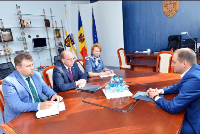 Visit H.E. the Ambassador of the Russian Federation, Oleg Vasnețov, at the City Hall of Chisinau municipality