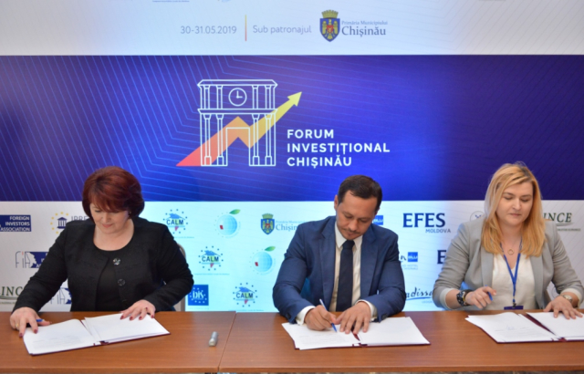 Подписание Соглашения о сотрудничестве между Мэрией Кишинэу, КМВМ и Ассоциацией Румынских Инвесторов (в ходе Международного Форума Кишинэу)

 