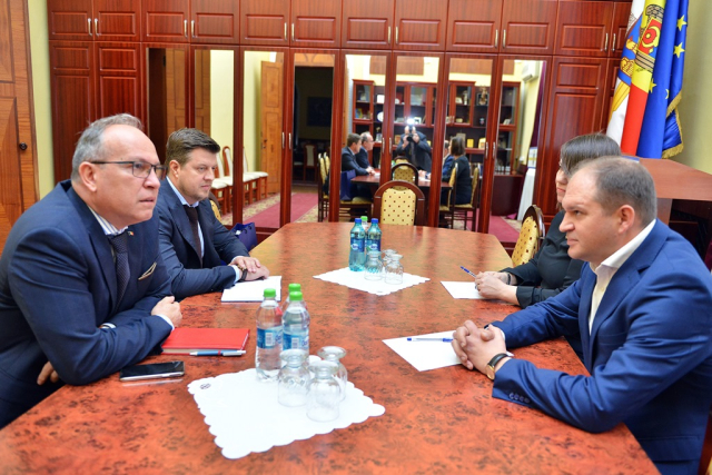 Его Превосходительство, Посол Румынии в Республике Молдова, господин Даниель Ионицэ, посетил Примарию Кишинева 