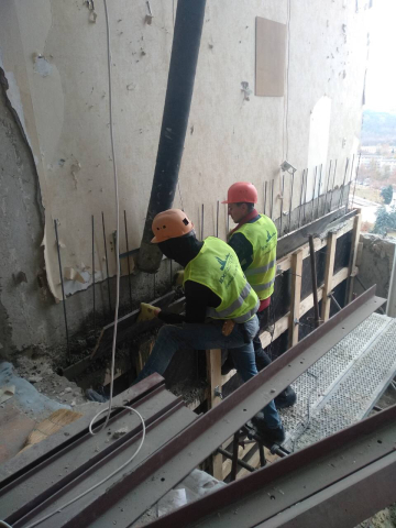 Стадия работ по реконструкции жилого дома с бул. Москова