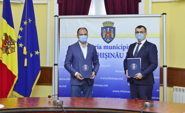 The signing of the collaboration agreement between the Chisinau City Hall and the Association of Romanian Investors in the Republic of Moldova
